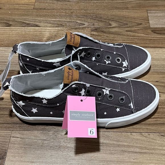 NWT Simply Southern Vintage Gray Star Loafer Sneakers Size 6 - Picture 3 of 8